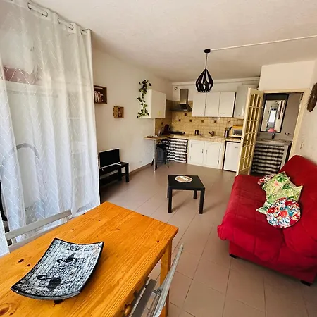 Appartement Gstudio Climatisé Avec Terrasse 300 M De La Expo Sud Cosy Que Du Bonheur Le Grau-du-Roi